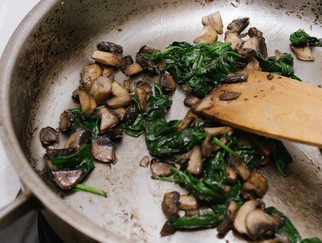 Spinach and Mushroom Stir-Fry